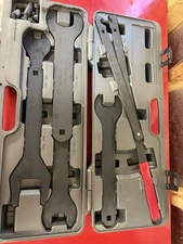 KD Tools Fan Clutch Wrench Master Service Tool Kit 41580 very little use