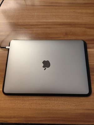 Apple MacBook Pro 13 Zoll 2019, 128GB SSD, Intel I5, 8GB, Touchbar, Space Grau