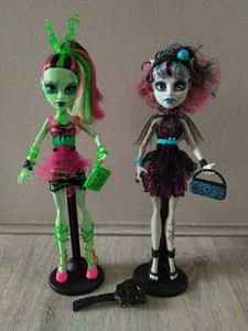 monster high zombie shake dolls