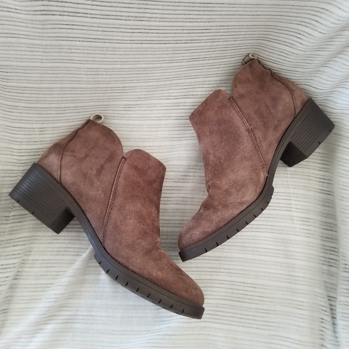 Hush Puppies Women’s Sz Hadley Brown Suede Ankle Boot Bootie Zip