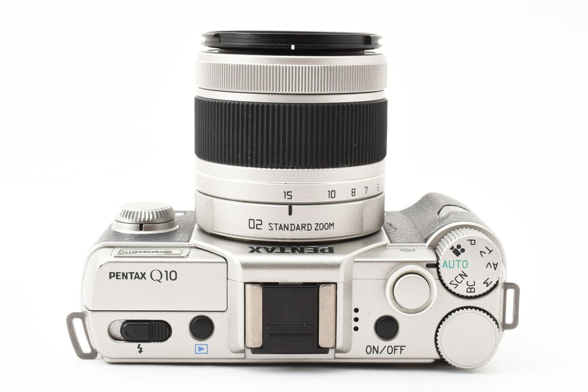 Pentax Q10 12.4MP Silver 02 Lens Digital Camera 2078shots