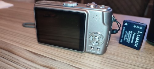 Panasonic Digital Camera Lumix DMC-TZ3 7.2MP Tested - Picture 8 of 20