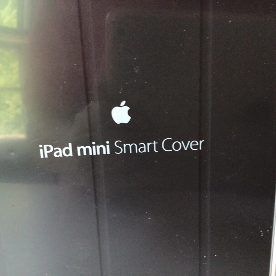 Genuine Apple iPad Mini Smart Cover New In Box MF059LL/A In Black - Image 2 of 4