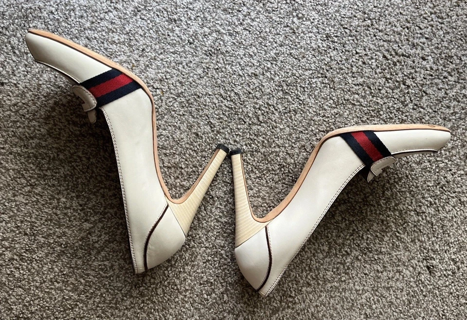 Zapatos de salón para mujer Gucci de cuero blanco roto 9,50 B Foto 3 de 4