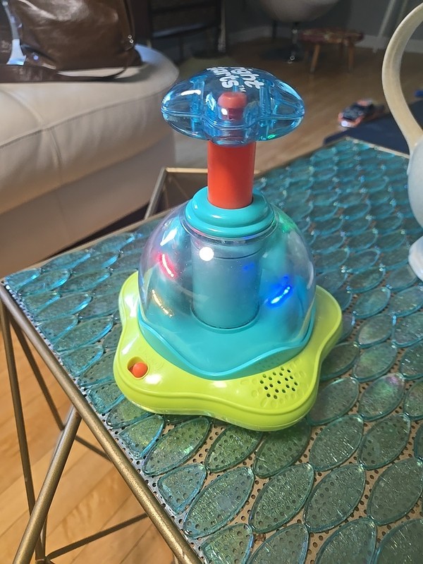 Bright Starts Press & Glow Spinner Swirling Fish Top Twinkle Lights Music Sounds