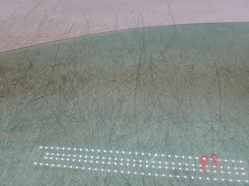 Subaru Outback or Legacy 2010 2011 2012 2013 2014 puerta delantera derecha ventana cristal  Foto 4 de 4