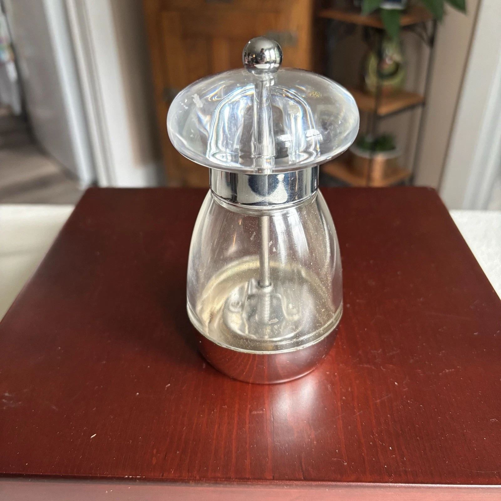 William Bounds Chrome Acrylic Adjustable Pepper Or Salt Grinder Mill USA
Opens in a new window or ta