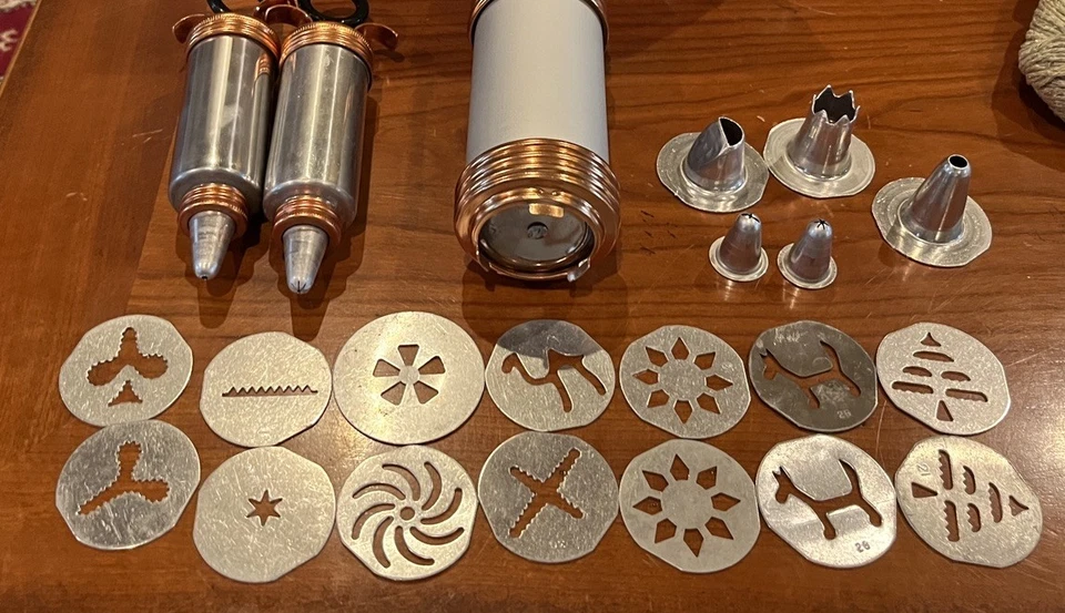 Vintage Aluminum Mirro Cookie Pastry Press + 2 Icing Decorators 21 Discs/Tips - Image 2 of 4