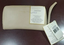 New Adrienne Vittadini Studio Light Tan Phone Charging Wallet Wristlet