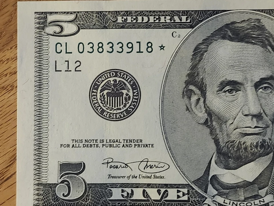 2001 $5 "STAR NOTE" UNC/GEM SAN FRANCISCO CL03833918* 2 OF 3 CONS SERIAL NUMBERS - Image 3 of 4