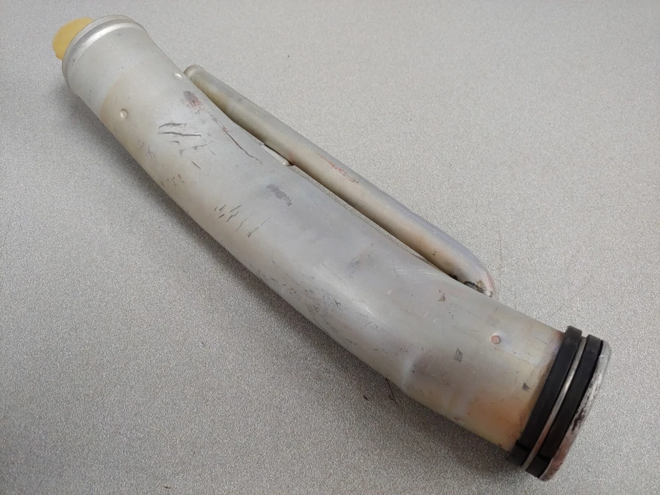 MUY BONITO USADO ORIGINAL GENUINO PORSCHE 924S 944 CUELLO DE LLENADO DE COMBUSTIBLE 1986-91 Foto 2 de 4