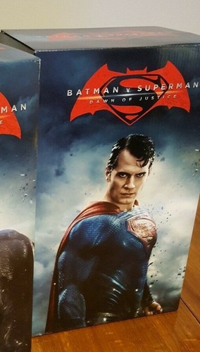 Batman V Superman Superman statue (no bluray, statue only) - Imagen 2 de 6