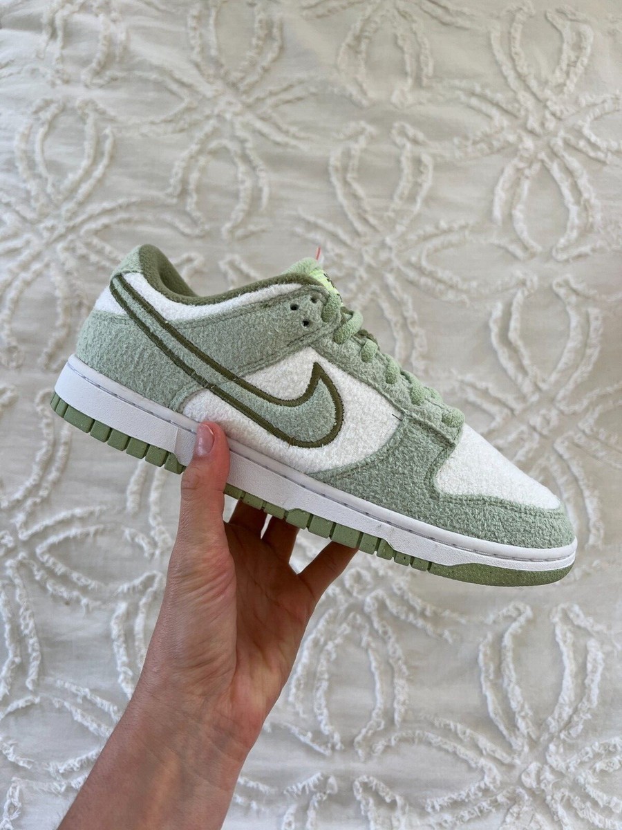 Nike Dunk Low SE Fleece Honeydew 2022 Size Women's