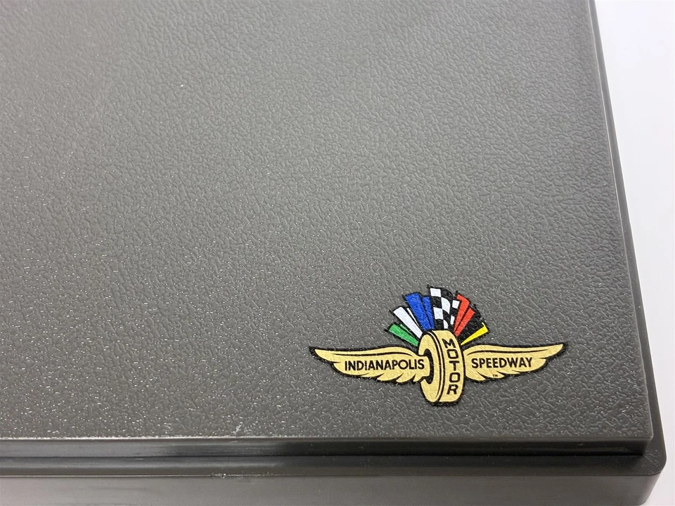 Display Case Indianapolis Special Edition 1:18 Scale Greenlight 55021 - Image 3 of 3