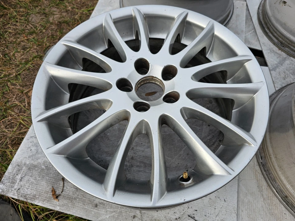 2007 - 2010 Volvo 17" Genuine OEM Wheel C70 S70 Rim SADIRA Silver 17x7.5 +45 - Image 4 of 4