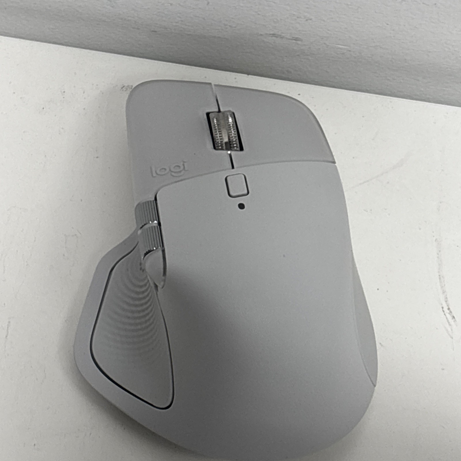 Logitech MX Master 4 Wireless Mouse, White Silver,  Bluetooth no dongle