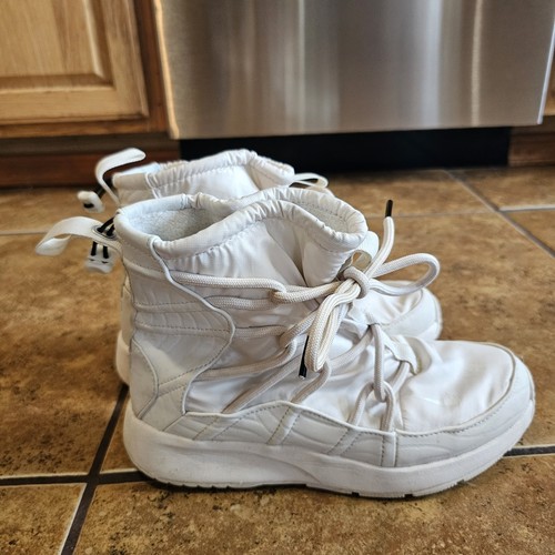 Size 7.5 Nike Tanjun Phantom High Rise White Sneakers Shoes Lace Up Womens Size 7.5 Nike Tanjun Phantom High Rise White Sneakers Shoes Lace Up Womens