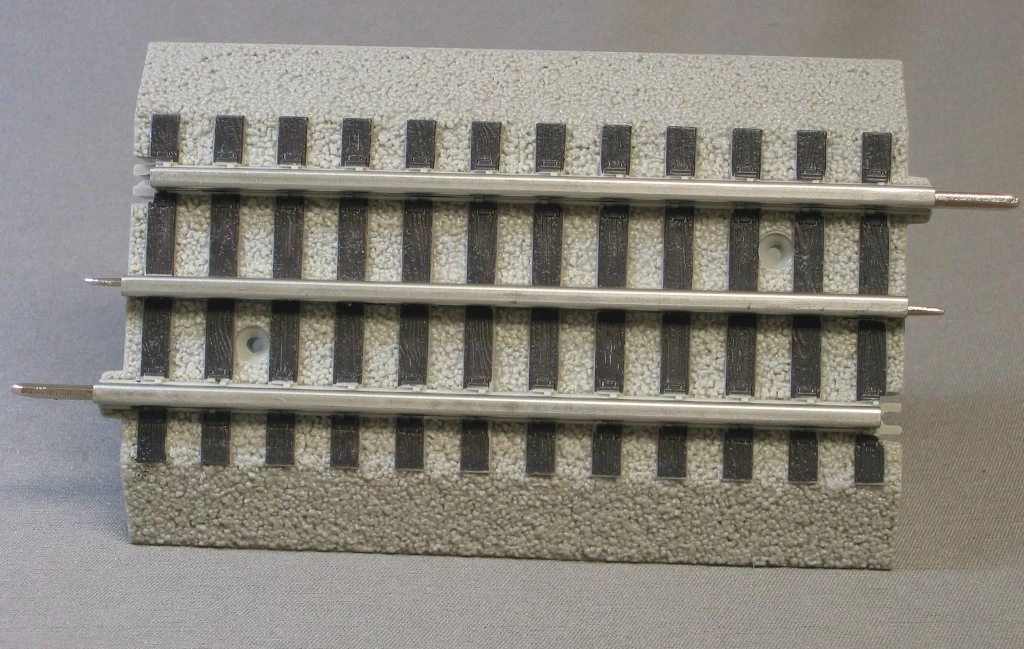 LIONEL 12014 FASTRACK HALF STRAIGHT TRACK SECTION 5