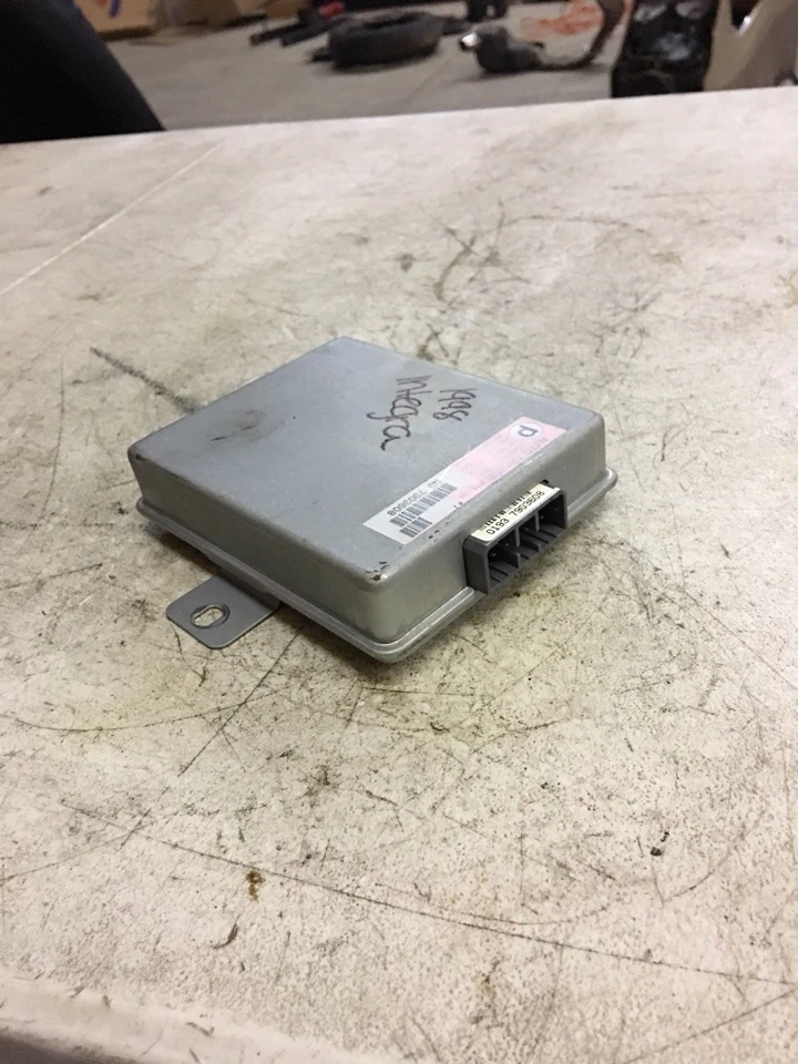 Módulo de control de crucero automático Acura Integra 1998 unidad de computadora Mitsuba OEM Foto 3 de 3