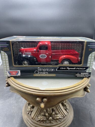 1941 Plymouth Pickup Truck Red 1:24 Diecast American Classics Motormax 73200 NIB - Picture 1 of 3
