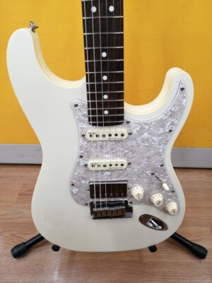 春セール‼️Fender homage white ストラトタイプ Fender] Made in Japan Modern Stratocaster RW HSS OLP Olympic Pearl
