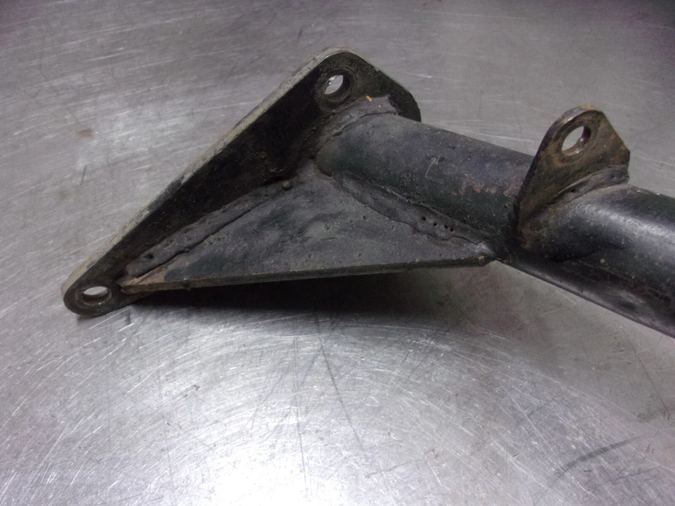 Tubo transversal chasis Triumph TR250 y TR6, 850-275 Foto 3 de 4