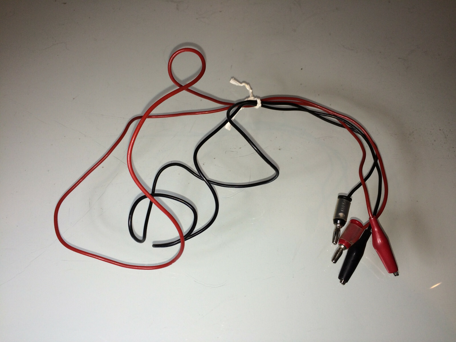 Electronic Test Leads Pomona (4 foot)(Banana Plug into Alligator Clip)(Bk & Red)