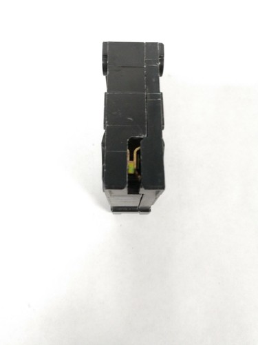 Interruptor de circuito enchufable Siemens Q130 1 polo 30 amperios 120/240 V - Imagen 4 de 5