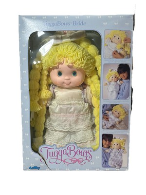 Vintage 1986 AmToy Tuggabows Bride Doll 18'' Blonde Yarn Hair
