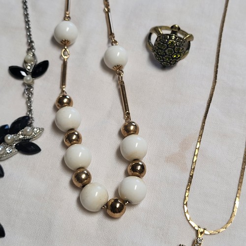 Vintage Lot of 16 Piece Fashion Jewelry Sarah Coventry American Showcase & More - Picture 13 of 23