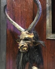 Skurrile Krampus Maske mit Hörnern