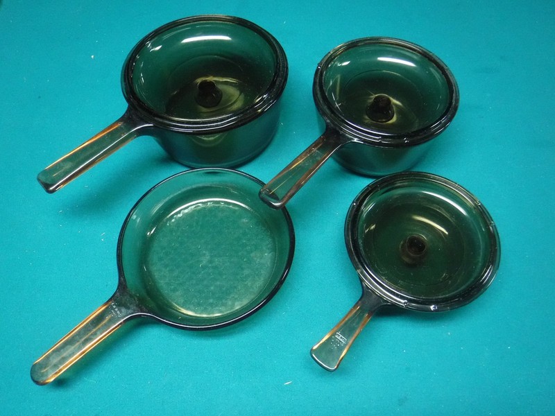 Corning Ware Vision Pyrex 7 Piece Set  .5L  - 1L - 1.5L with Lids and frying pan