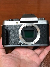 Fujifilm X-T100 24.2MP Digital Camera Body Only Excellent Condition English