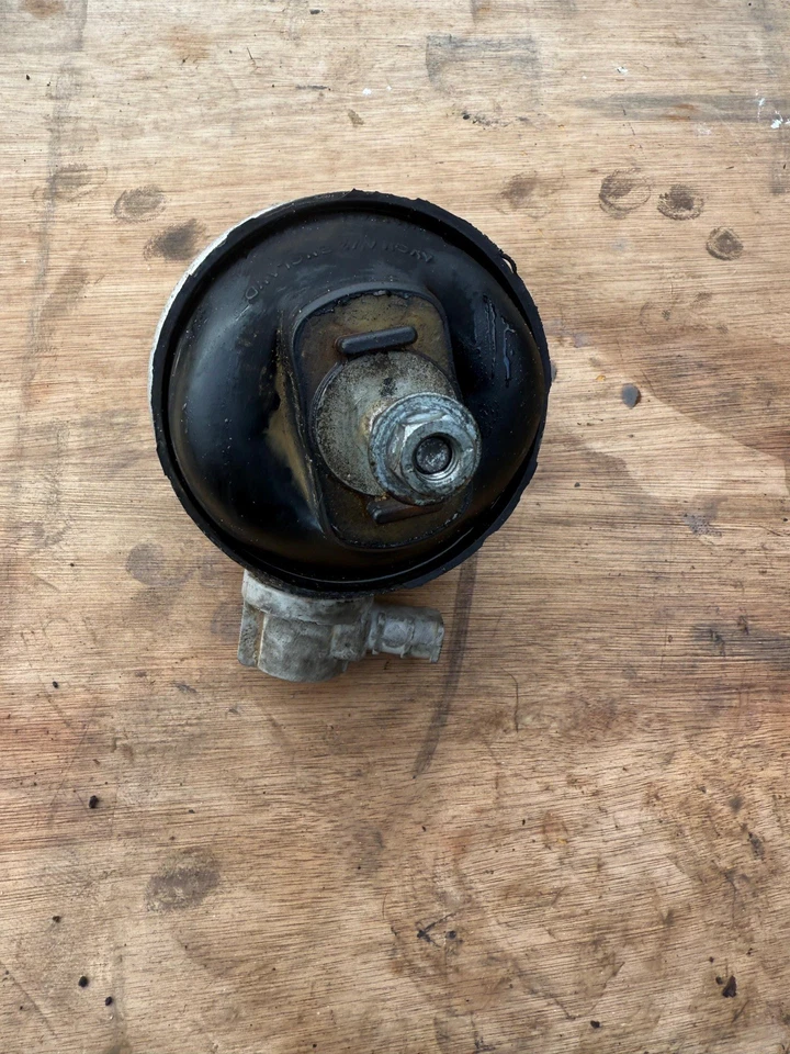 Audi A4 2.0tdi B7 BPW Left engine mount 8e0199379 2005-2009 - Image 3 of 3