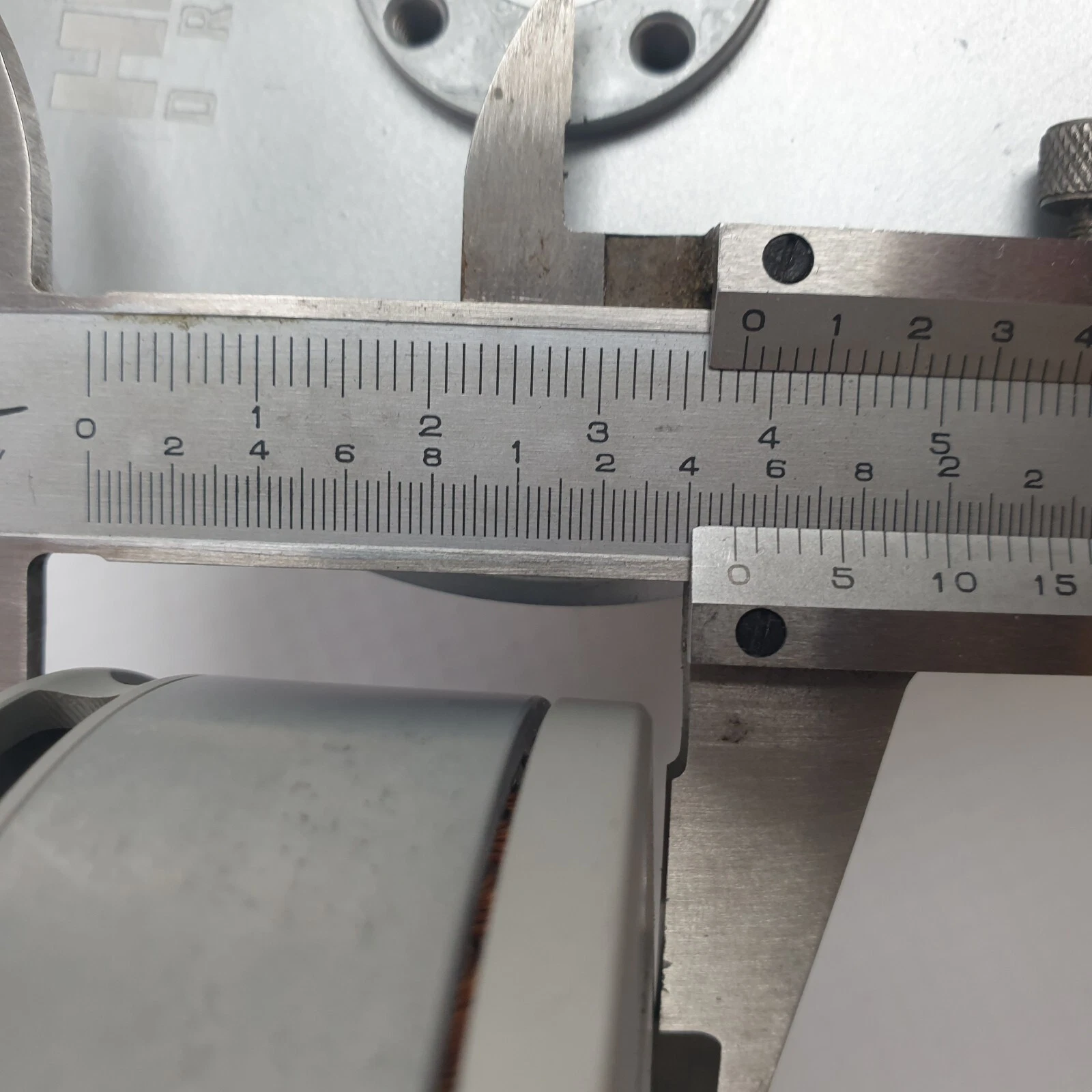 Caliper scale reading on the Heven Drones KV100 motor
