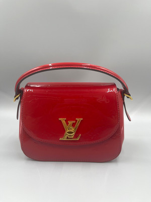 Pre-Owned Louis Vuitton Red Monogram Vernis Patent Leather Pasadena Shoulder Bag
