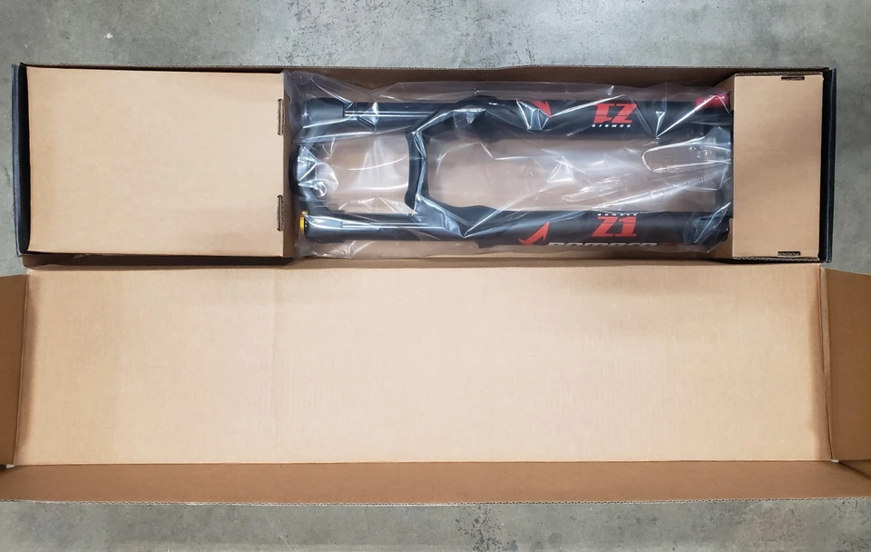 Horquilla de suspensión Marzocchi Bomber Z1 29" 160 mm agarre amortiguador Boost 44 mm negro mate Foto 3 de 4