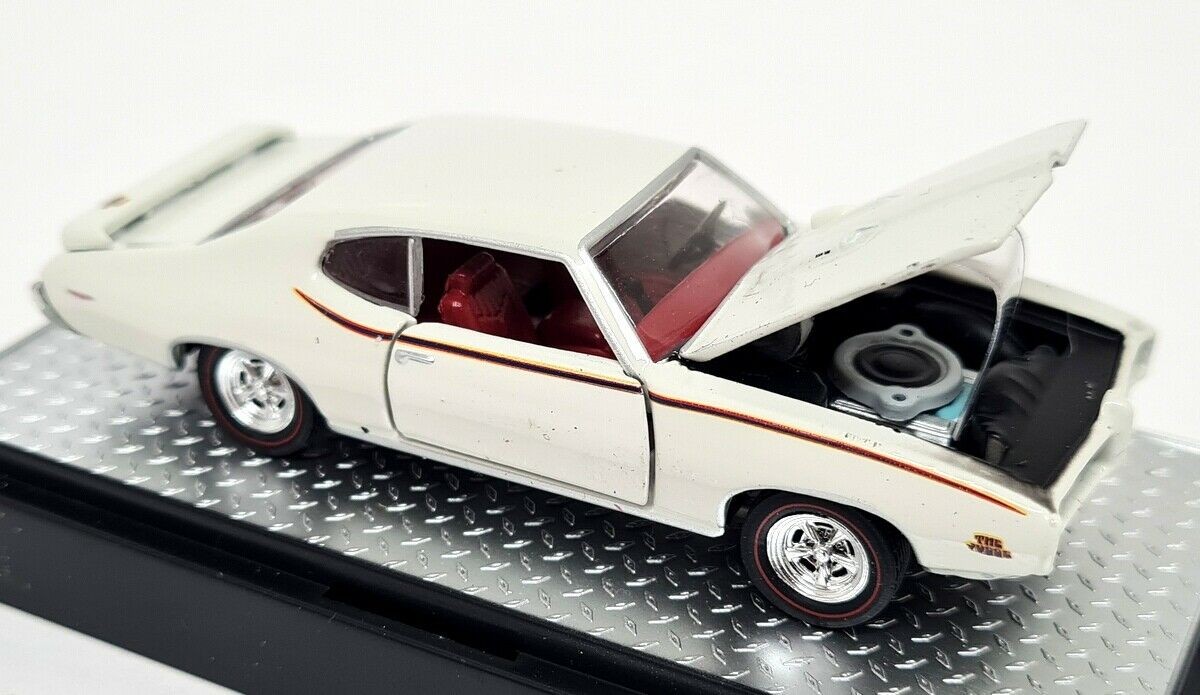 M2Machines 1/64 - Pontiac GTO Judge 1969 Detroit Muscle Diecast Scale Model Car