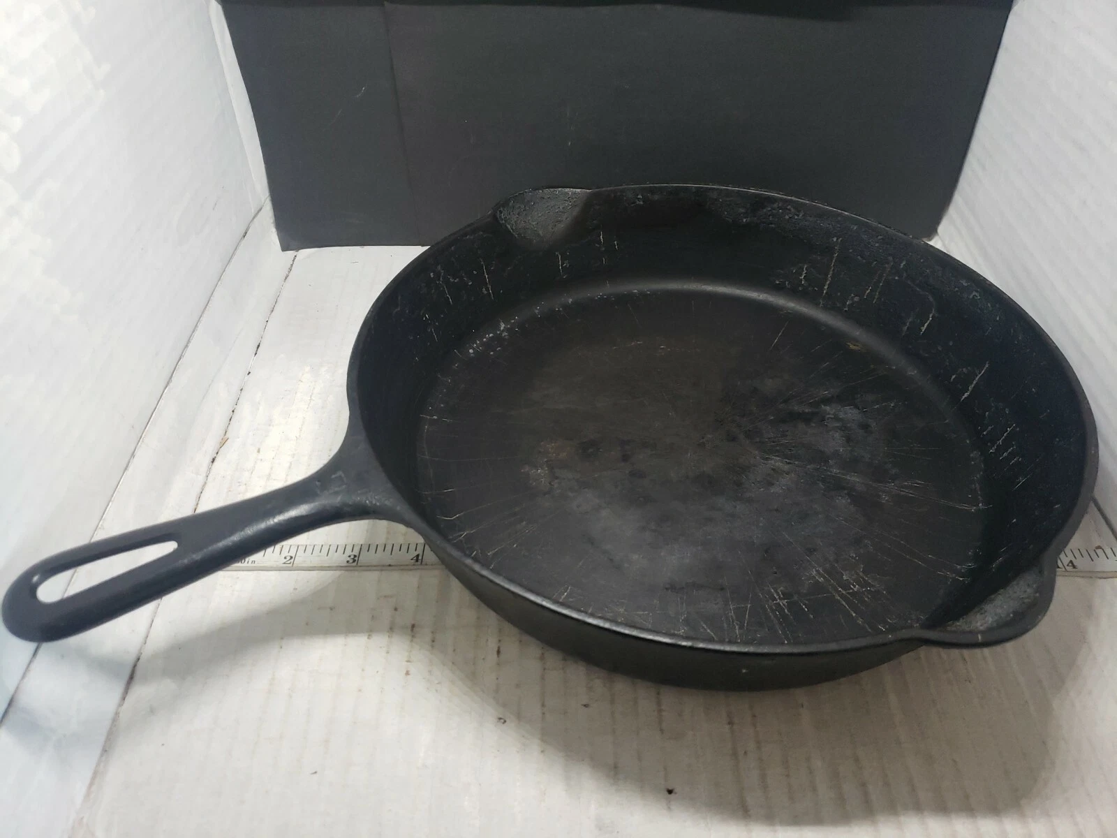 Vintage 11 1/4" Griswold Cast Iron Skillet