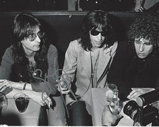 LENNY KAYE (PATTI SMITH GROUP) GUITARIST SIGNED AUTHENTIC 8X10 PHOTO w/COA PROOF