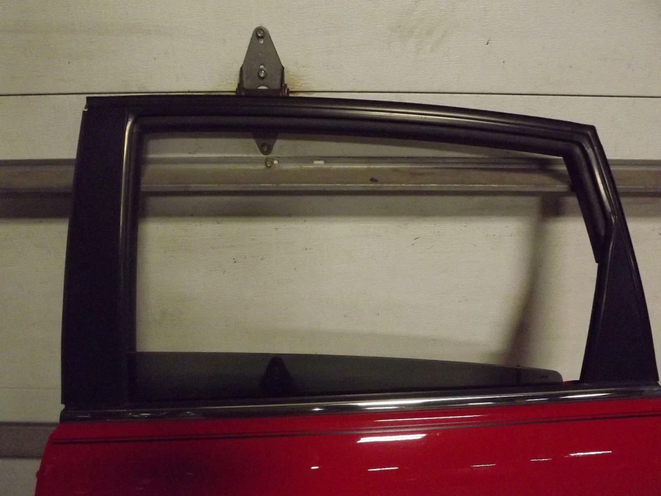 08-10 SATURN VUE Left Driver's Side Rear Door Electric Victory Red 74U OEM - Изображение 2 из 4