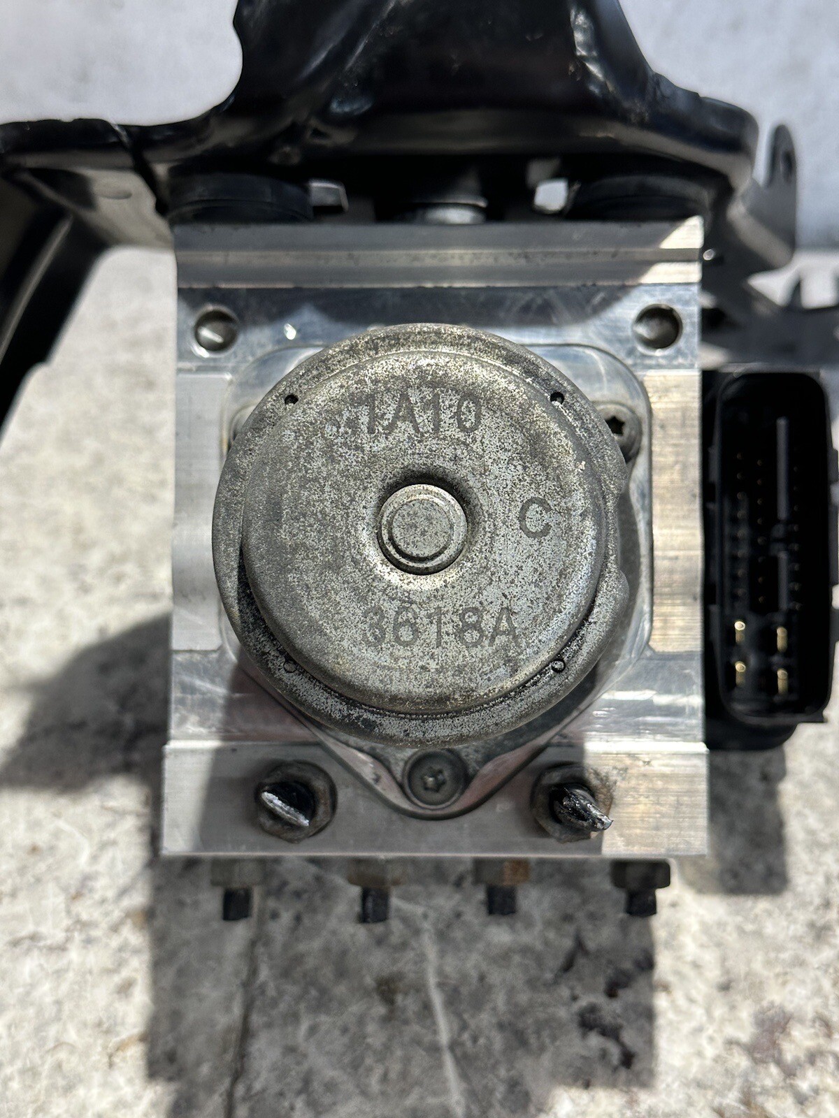 2011 2012 Honda Accord 2.4L ABS Anti Brake Modulator Assembly VSA 57110