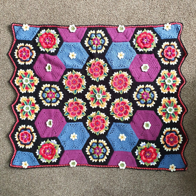 Gehäkelte 3D Blume Floral bunt Handarbeit Oma Decke Überwurf 39 x32 