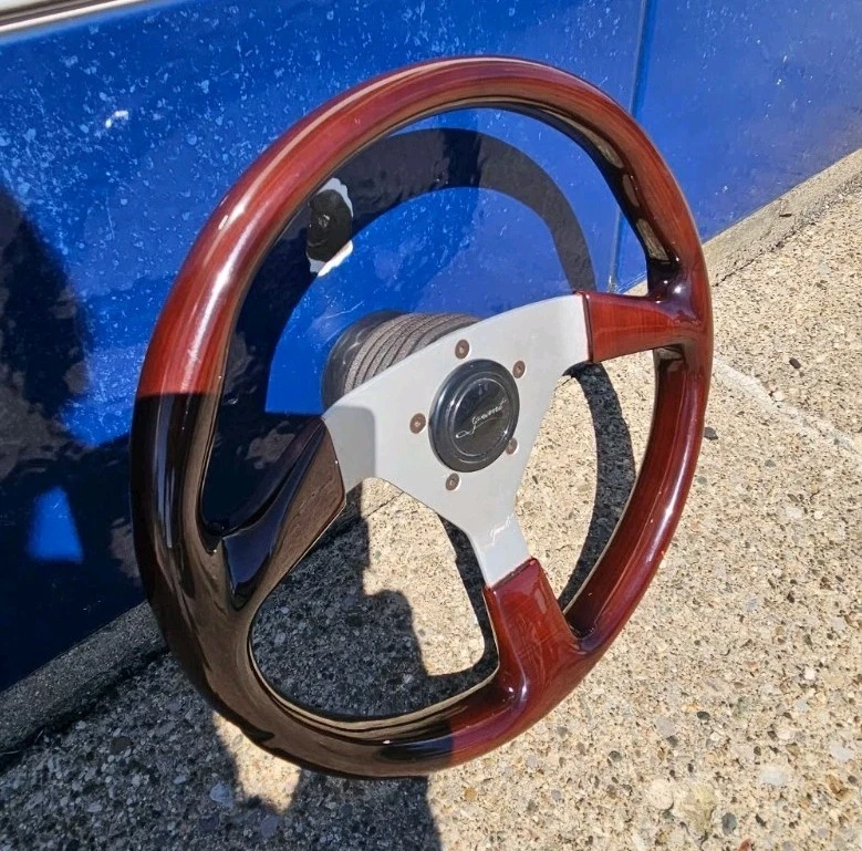 Grant Car & Truck Steering Wheels & Horn Buttons with Vintage Part