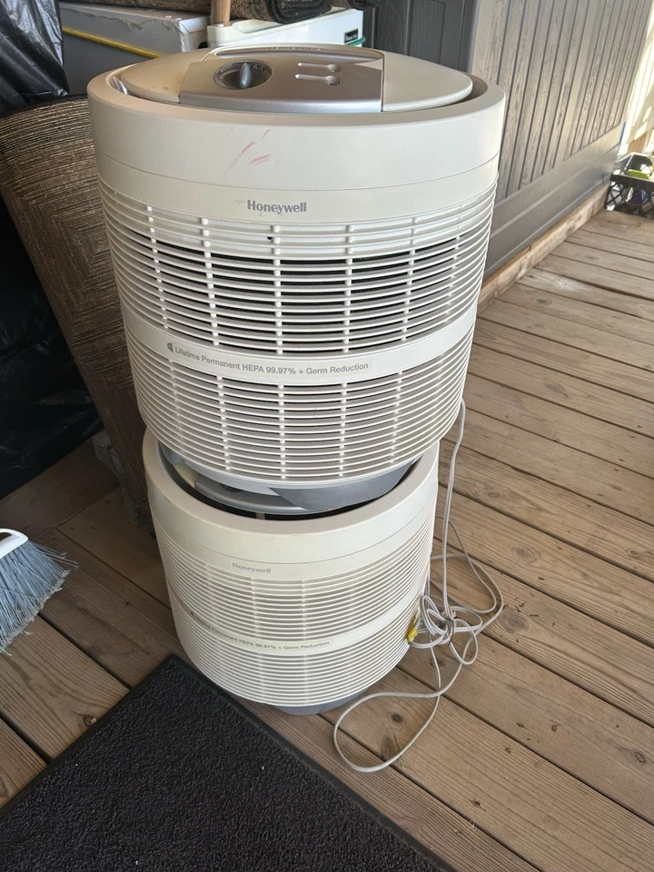 Slightly Used Honeywell True HEPA Air Purifier 50250, White - Image 3 of 4