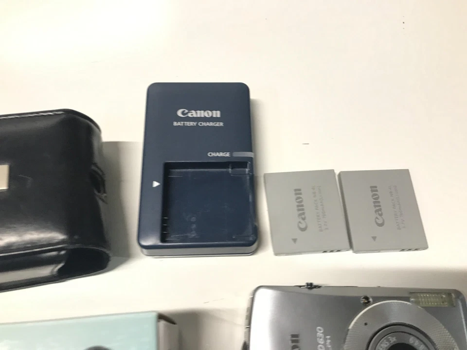 2 Canon PowerShot ELPH 300 HS 12.1MP Silver Cameras All Accessories Work Great! - Image 4 of 4