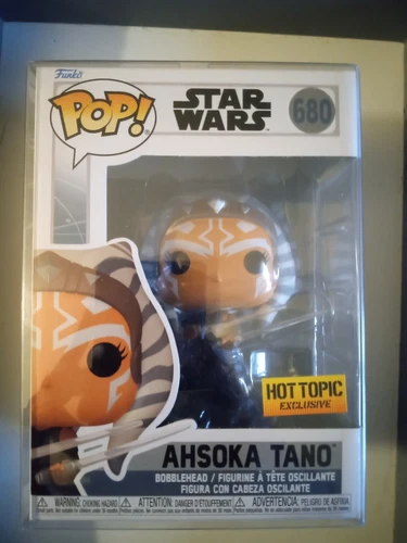 Vinyl: Star Wars - Ahsoka Tano - Hot Topic (Exclusive) #680 (W. PROTECTOR)