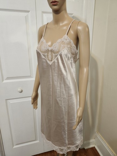 Vintage BODY CHIC Silky Full Slip Nightie WIDE Lace FLORAL Size 36 B MADE IN USA - Picture 18 of 18