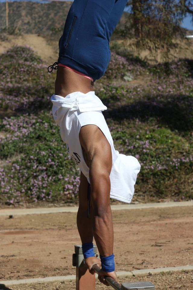 VRGATA Wrist Wraps for Crossfit, Calisthenics, Gym, Weightlifting - Image 4 of 4