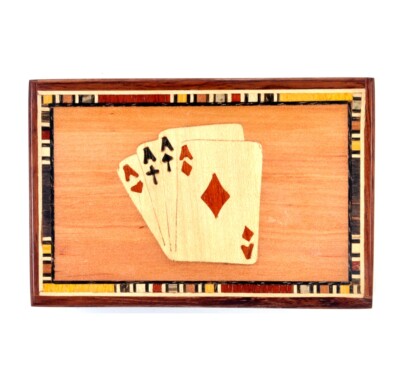 Four Aces - Intarsien Stash Box mit Secret Invisible Opening System 8 x 12 cm